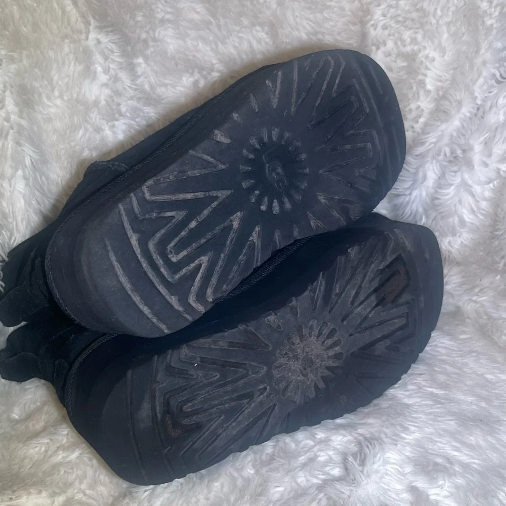 Ugg mini platform women’s ankle boots size 6
